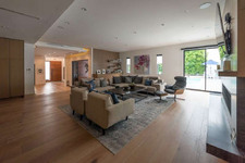Enlarge photo 25