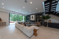 Enlarge photo 10