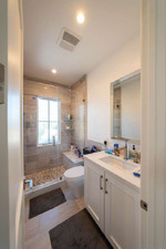 Enlarge photo 84