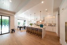 Enlarge photo 35