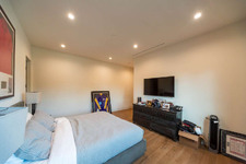 Enlarge photo 52