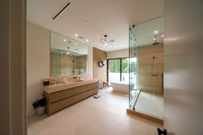Enlarge photo 62