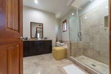 Enlarge photo 92