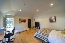 Enlarge photo 129