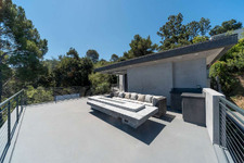 Enlarge photo 90