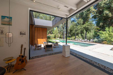 Enlarge photo 21
