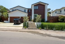 ITZ 10746 Studio City