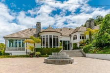Oded Residence