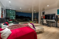Enlarge photo 108
