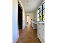 Enlarge photo 37