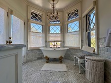 Enlarge photo 109