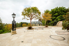 Enlarge photo 127