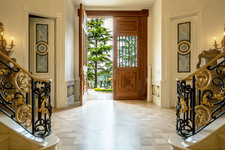 Enlarge photo 22