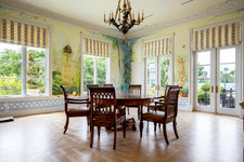 Enlarge photo 54