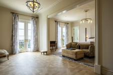 Enlarge photo 79