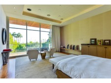 Enlarge photo 75