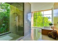 Enlarge photo 77