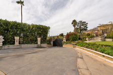 1100 Carolyn Way