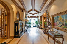 Enlarge photo 13