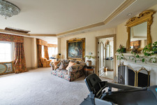 Enlarge photo 79
