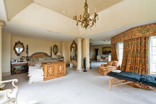 Enlarge photo 85