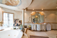 Enlarge photo 90