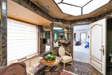 Enlarge photo 93
