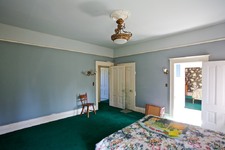 Enlarge photo 79