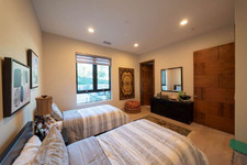 Enlarge photo 53