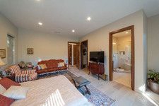 Enlarge photo 62
