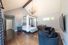 Enlarge photo 35