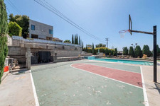 Enlarge photo 100