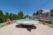 Enlarge photo 102