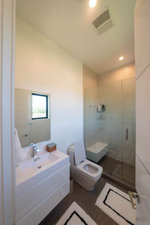 Enlarge photo 67