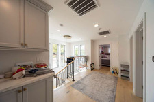 Enlarge photo 33