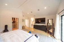 Enlarge photo 35