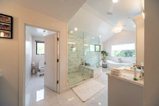 Enlarge photo 49