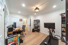 Enlarge photo 34