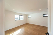 Enlarge photo 49