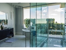 Enlarge photo 62