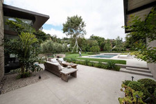 Enlarge photo 108