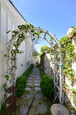 Enlarge photo 76