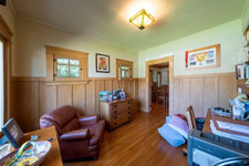 Enlarge photo 38
