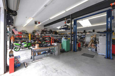 Enlarge photo 89
