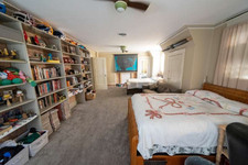 Enlarge photo 64
