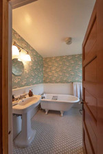 Enlarge photo 48
