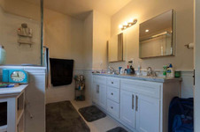 Enlarge photo 49