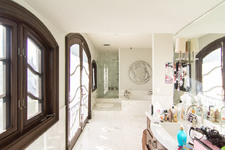 Enlarge photo 124