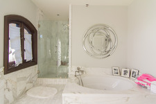 Enlarge photo 125