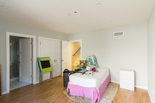 Enlarge photo 154